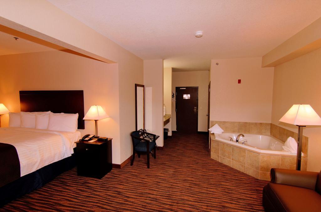 Cobblestone Inn & Suites - Denison | Oak Ridge מראה חיצוני תמונה
