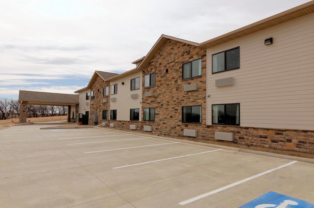 Cobblestone Inn & Suites - Denison | Oak Ridge מראה חיצוני תמונה