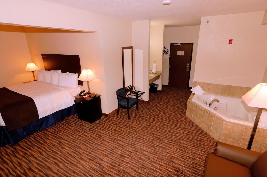 Cobblestone Inn & Suites - Denison | Oak Ridge מראה חיצוני תמונה