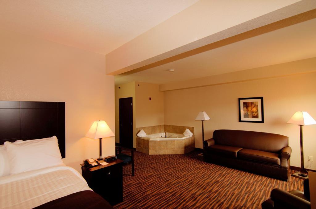 Cobblestone Inn & Suites - Denison | Oak Ridge מראה חיצוני תמונה