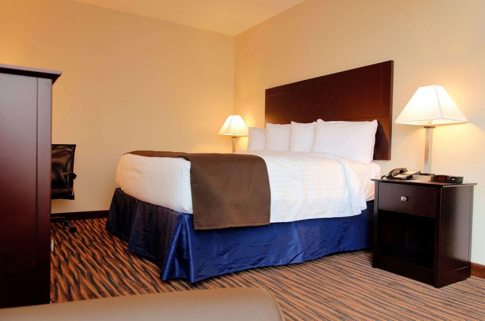 Cobblestone Inn & Suites - Denison | Oak Ridge מראה חיצוני תמונה