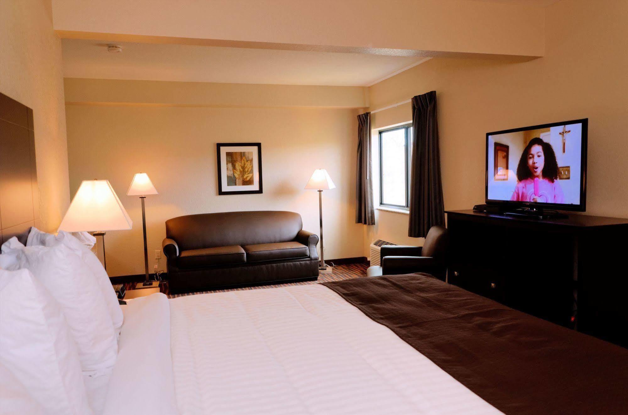 Cobblestone Inn & Suites - Denison | Oak Ridge מראה חיצוני תמונה