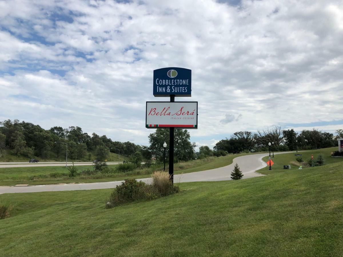 Cobblestone Inn & Suites - Denison | Oak Ridge מראה חיצוני תמונה