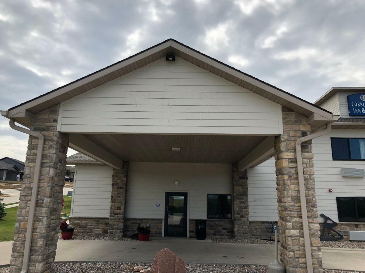 Cobblestone Inn & Suites - Denison | Oak Ridge מראה חיצוני תמונה